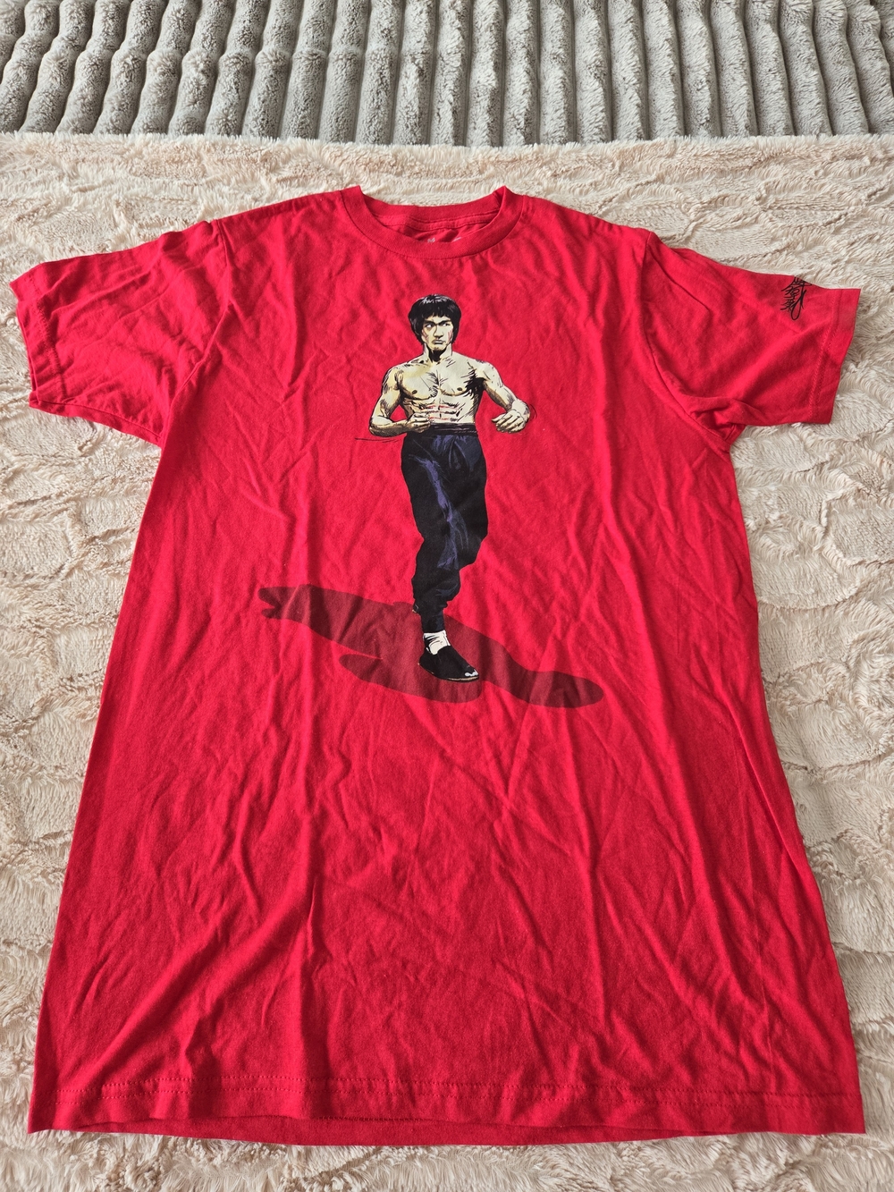 Red Graphic Men’s T‑Shirt with Martial Arts Illustration Bruce Lee Rare Shirt M